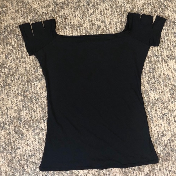 Black short sleeve cut out t-shirt - Picture 7 of 9